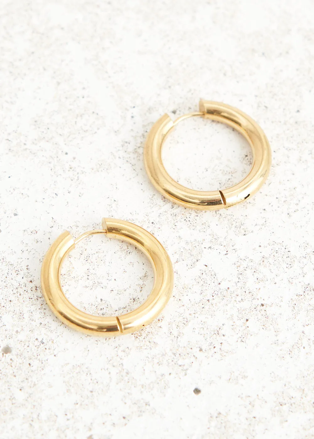 AAVI CHUNKY HOOP EARRING