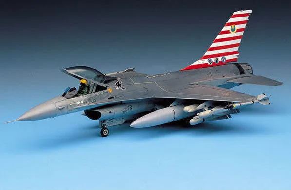 Academy Aircraft 1/72 P40M/N Warhawk Fighter Kit