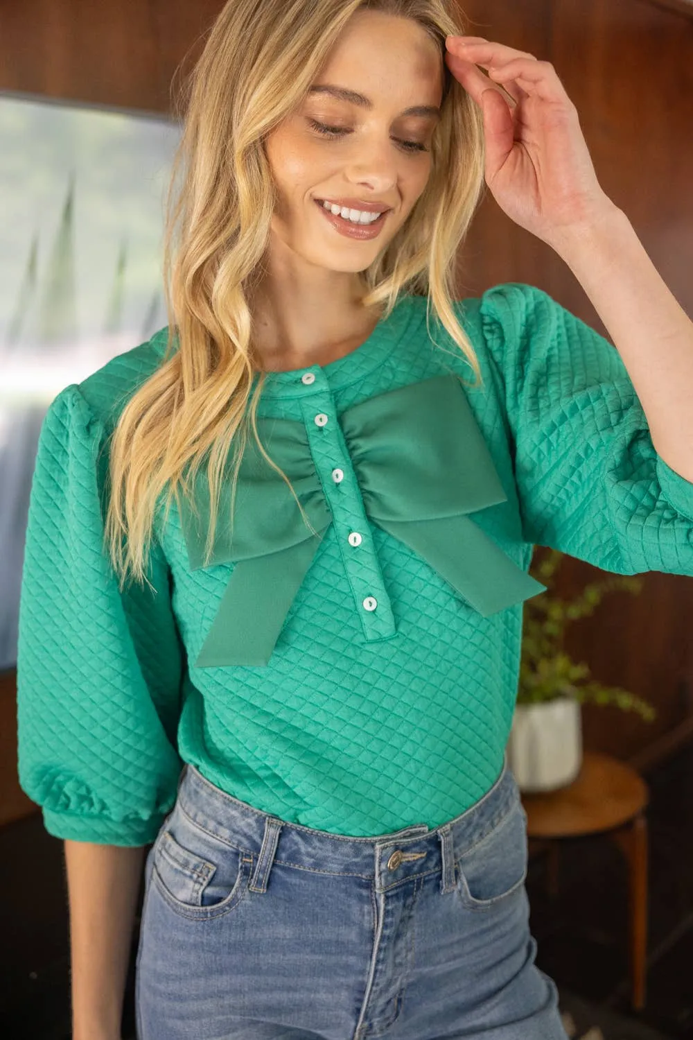 GREEN RIBBON DETAILED QUILT TEXTURED TOP