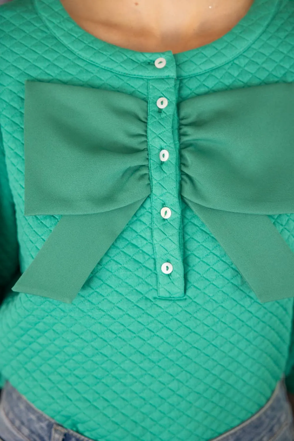 GREEN RIBBON DETAILED QUILT TEXTURED TOP