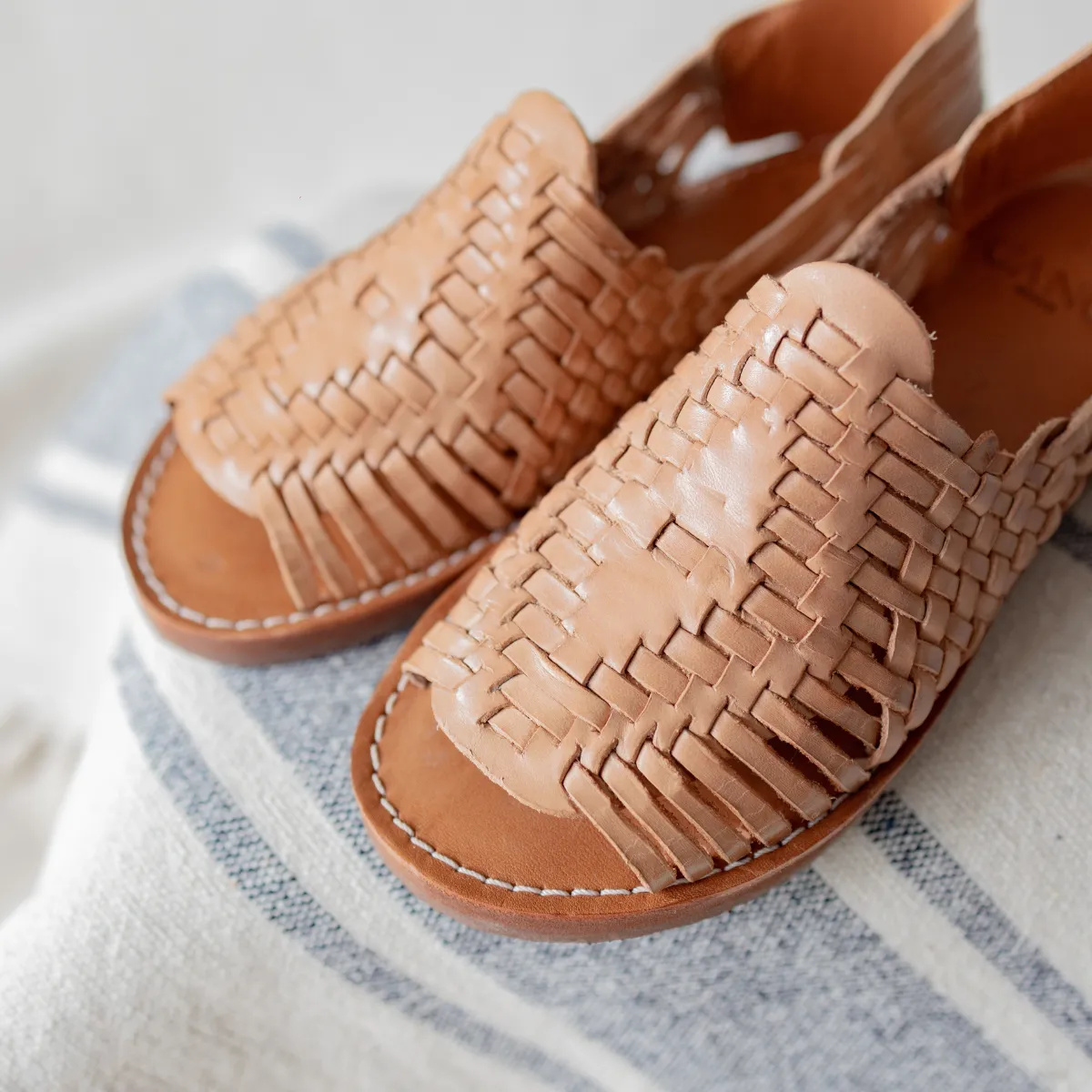 Itzel Wedge Beige