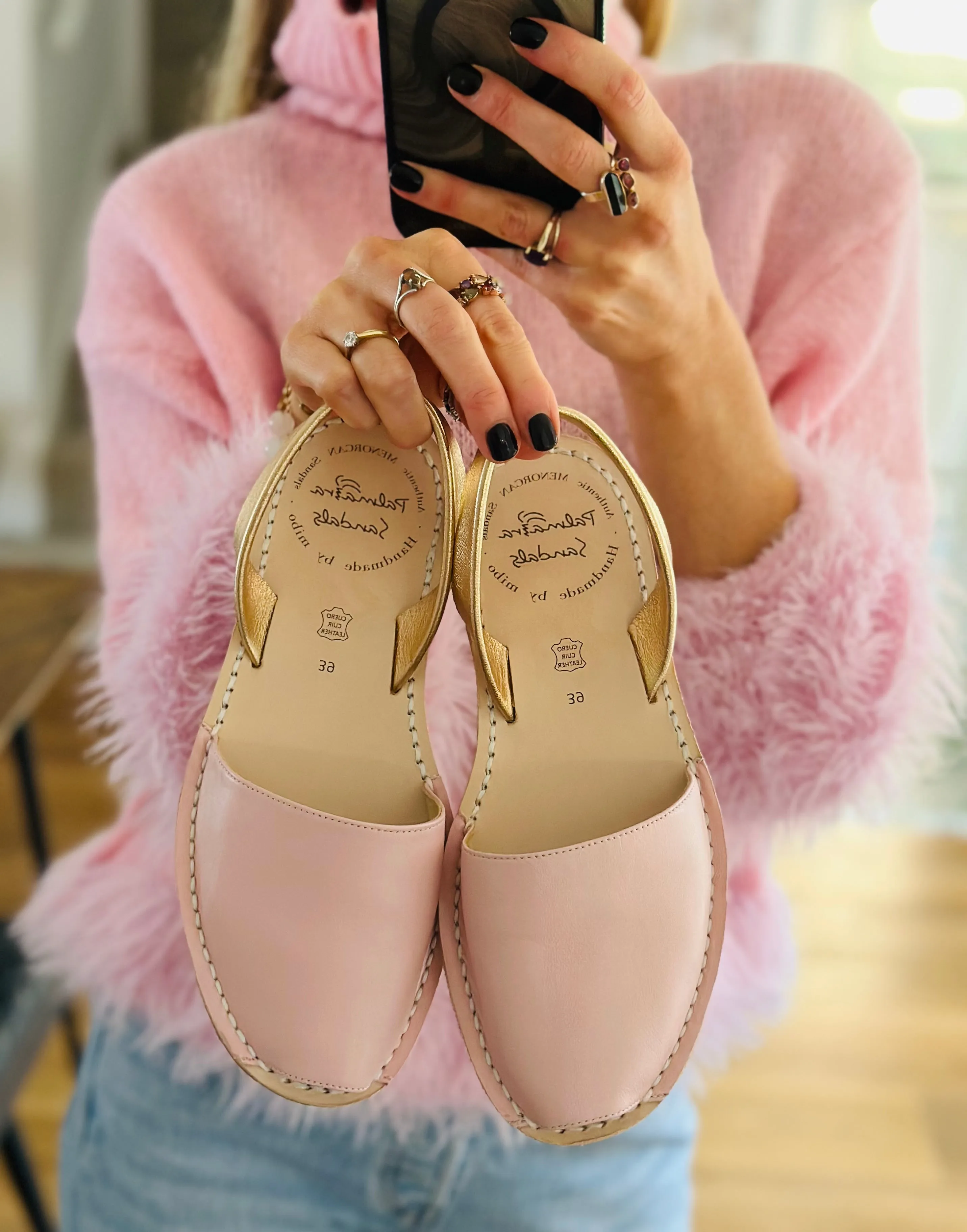 SAMPLE SALE Baby Pink Avarcas size 39
