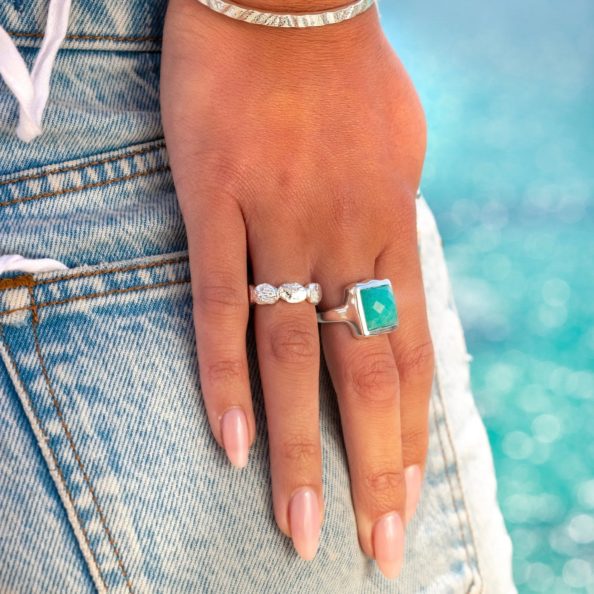 St. Loy bay pebble ring